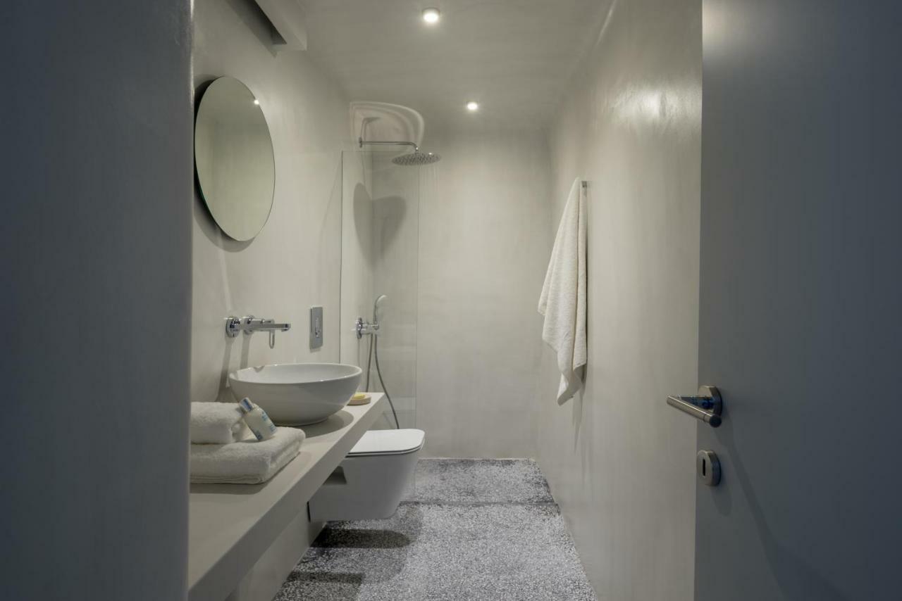 Echoes Luxury Suites (Adults Only) Oía Exterior foto